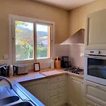 8 Personnes Entre L'ile Rousse Et Calvi Avec Piscine. *
