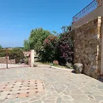 8 Personnes Entre L'ile Rousse Et Calvi Avec Piscine. ヴィラ リュミオ