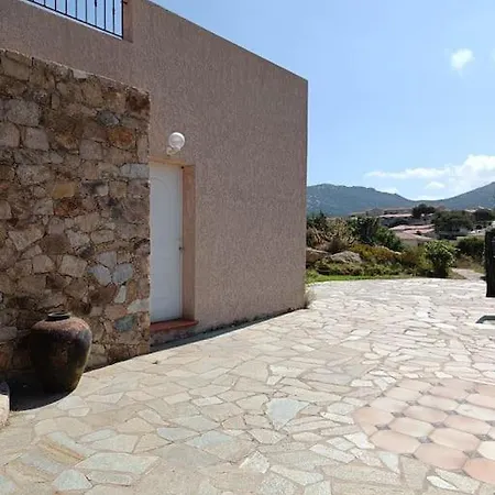Villa 8 Personnes Entre L'ile Rousse Et Calvi Avec Piscine.