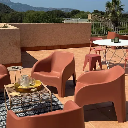 Villa 8 Personnes Entre L'ile Rousse Et Calvi Avec Piscine.