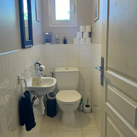 Villa 8 Personnes Entre L'ile Rousse Et Calvi Avec Piscine.