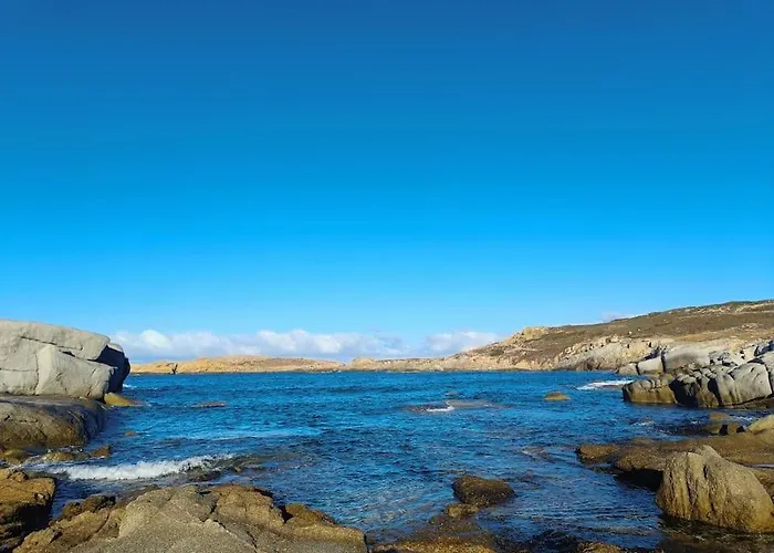 8 Personnes Entre L'ile Rousse Et Calvi Avec Piscine. * Lumio (Corsica)
