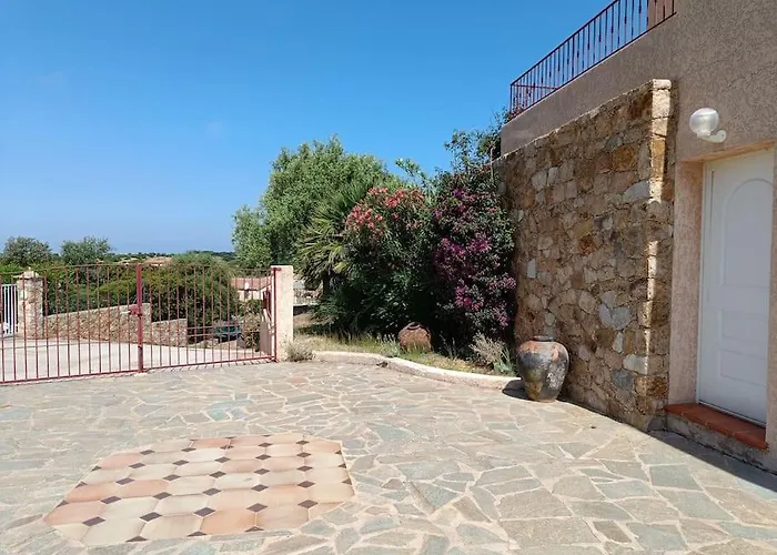 8 Personnes Entre L'ile Rousse Et Calvi Avec Piscine. Villa Lumio (Corsica)