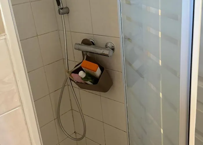 8 Personnes Entre L'ile Rousse Et Calvi Avec Piscine. *