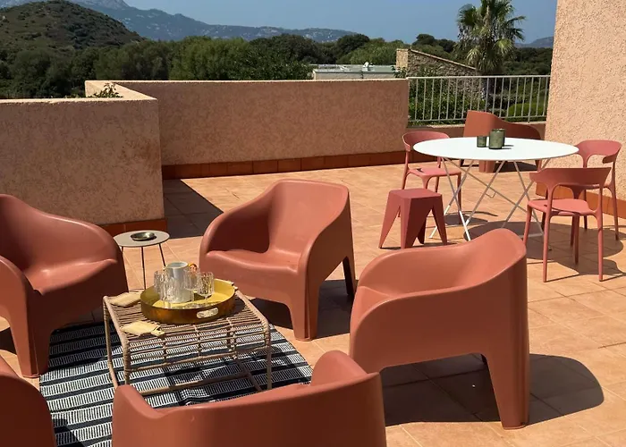 Villa 8 Personnes Entre L'ile Rousse Et Calvi Avec Piscine.