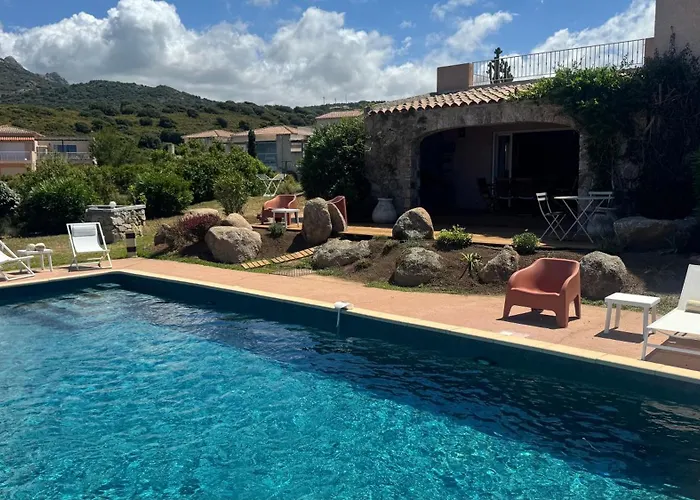 8 Personnes Entre L'ile Rousse Et Calvi Avec Piscine. Villa Lumio (Corsica)